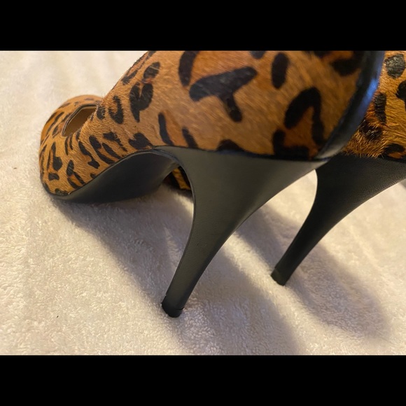 Brand New Calf Fur Heels By JUICY COUTURE - Size 5 M - Box 47 - Picture 4 of 9